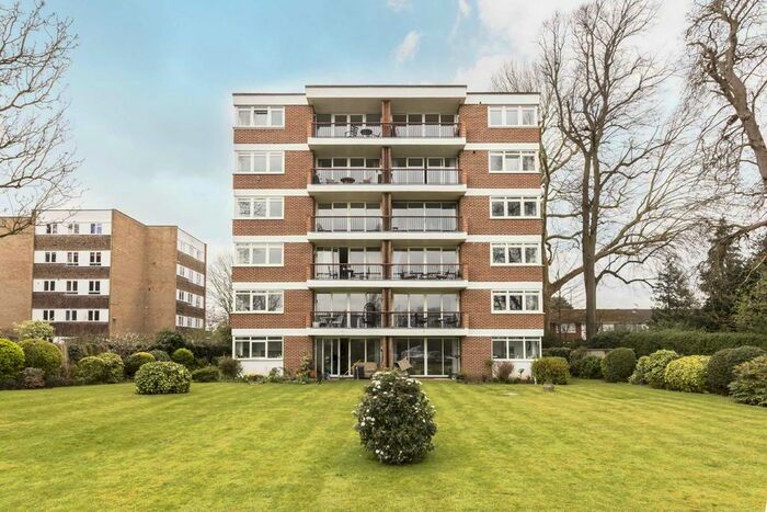 2 Bedroom Flat To Rent In River Reach, Teddington, TW11