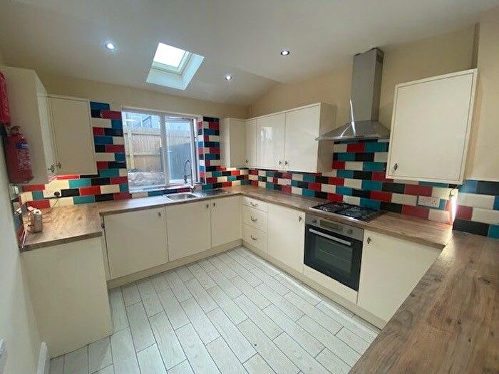 4 Bedroom Property To Rent In Aberdovey Street, Splott, Cardiff, CF24