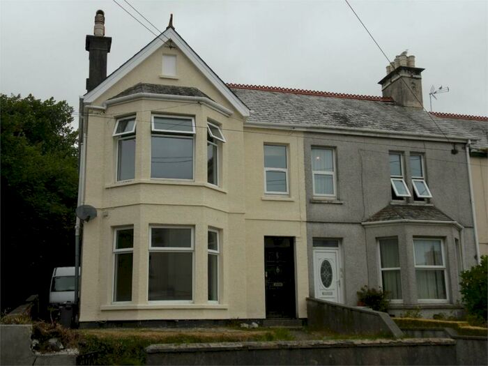 1 Bedroom Flat To Rent In Carlyon Road, St Austell, PL25