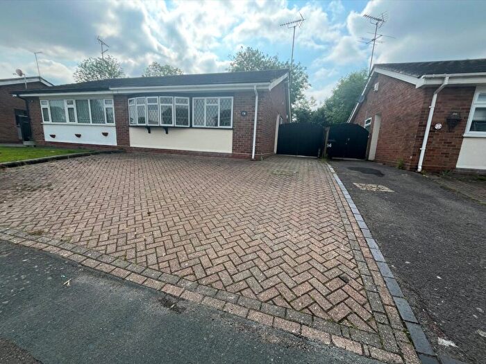 2 Bedroom Bungalow To Rent In Devon Gardens, Rochford, Essex, SS4
