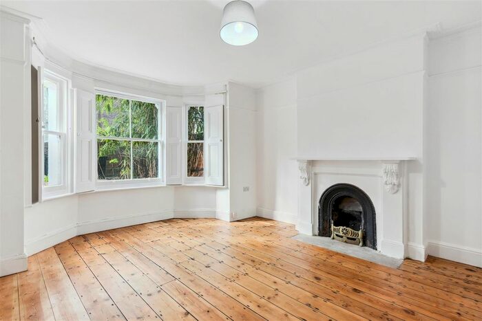 1 Bedroom Flat To Rent In Loftus Road, London, W12