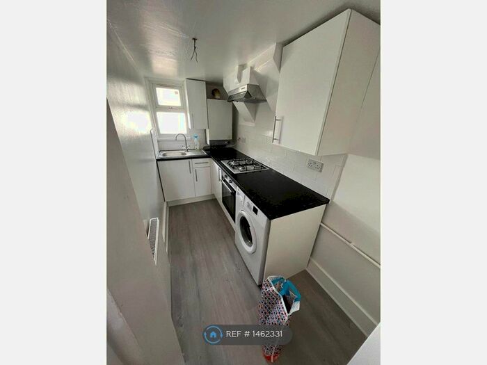 2 Bedroom Flat To Rent In Green Street, London, E13