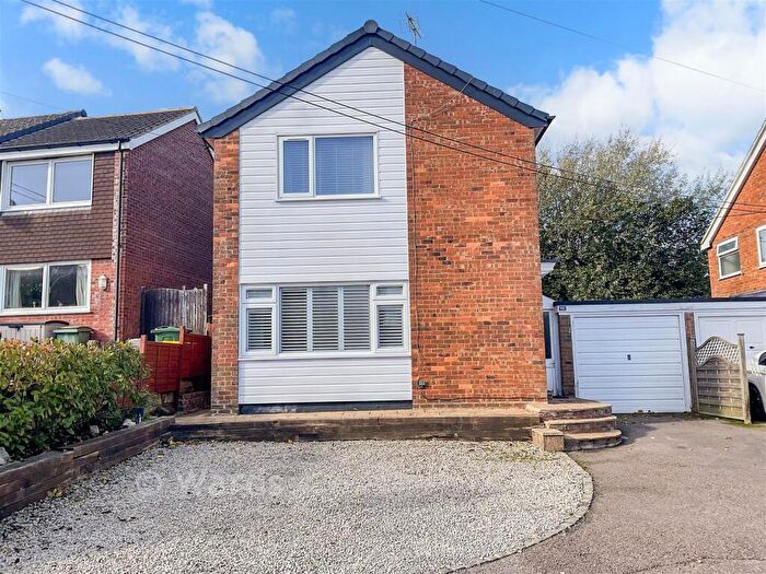 3 Bedroom Detached House For Sale In School Lane, Platts Heath, Maidstone, Kent, ME17
