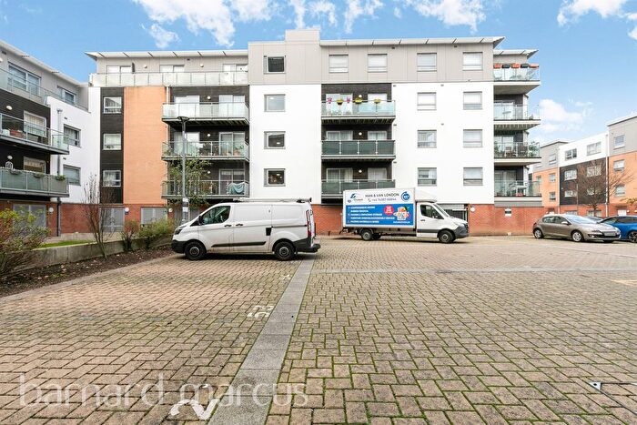 1 Bedroom Flat For Sale In Talbot Close, Mitcham, CR4