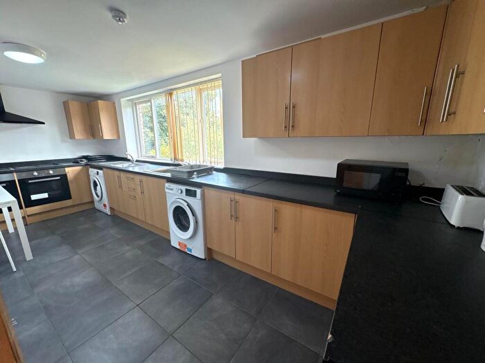 8 Bedroom House To Rent In Holland Place, Liverpool, L7