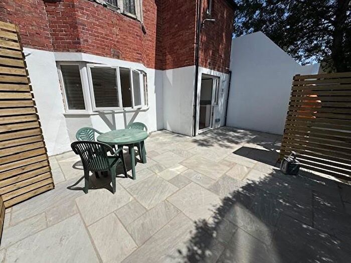 1 Bedroom Flat To Rent In Wallisdown Road, Poole, BH12
