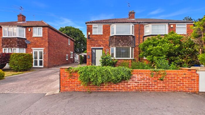3 Bedroom Semi-Detached House For Sale In Eden Grove Road, Edenthorpe, Doncaster, South Yorkshire, DN3