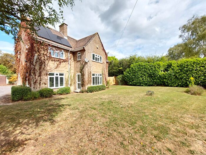 4 Bedroom Detached House To Rent In The Green North, Wallingford, OX10