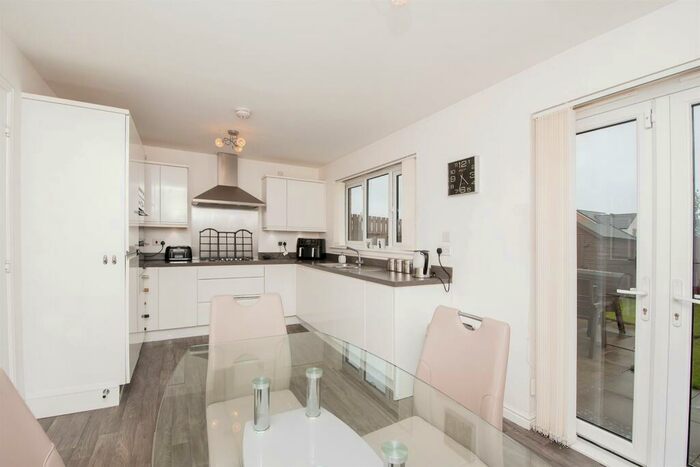 4 Bedroom Detached House For Sale In Glenmill Crescent, Glasgow, G53
