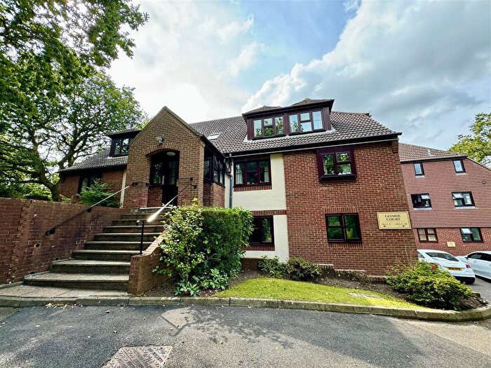 2 Bedroom Flat To Rent In Mansell Close, Bexhill-On-Sea, TN39