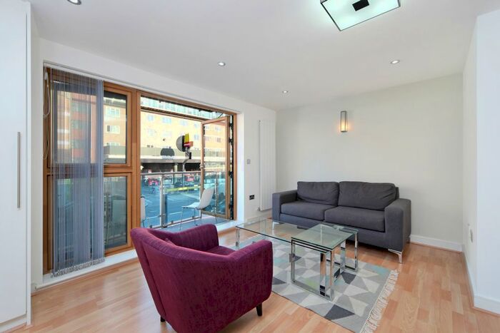 1 Bedroom Flat To Rent In Nijjer House, Commercial Road, Whitechapel, London, E1