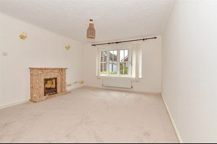 4 Bedroom Detached House For Sale In Barn Meadow, Staplehurst, Kent, TN12