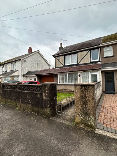 3 Bedroom Semi Detached House To Rent In Snowden Road, Cardiff, CF5