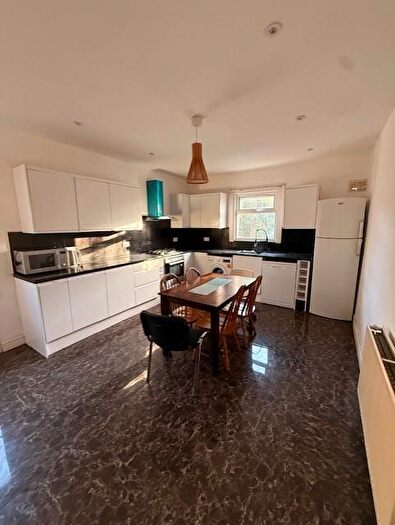 5 Bedroom End Of Terrace House To Rent In Tynemouth Road, Mitcham, CR4