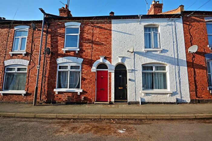 3 Bedroom Terraced House To Rent In Queens Road, The Mounts, NN1