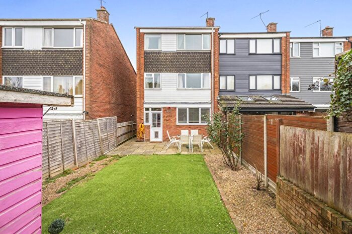 4 Bedroom End Terrace House For Sale In Fernhurst Crescent, Southborough, Tunbridge Wells, TN4