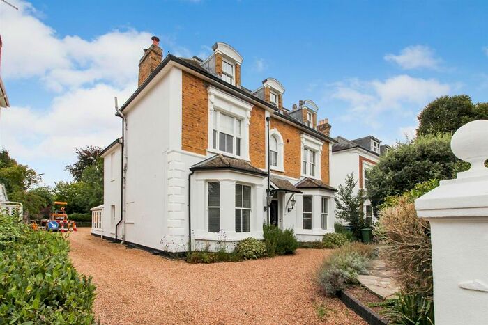 1 Bedroom Flat To Rent In Arnison Road, East Molesey, KT8