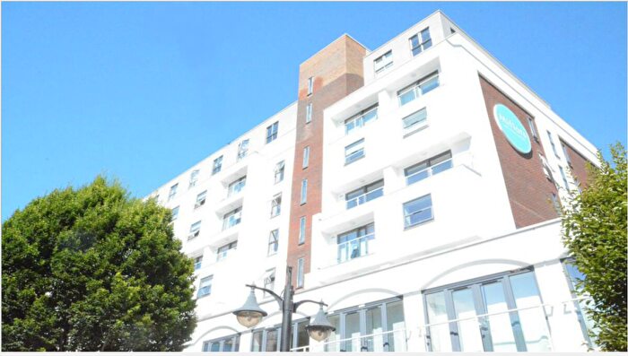 2 Bedroom Apartment To Rent In Miflats, RG12