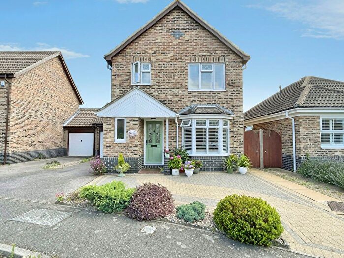 3 Bedroom Detached House For Sale In Heron Way, Kirby Cross, Frinton-On-Sea, CO13