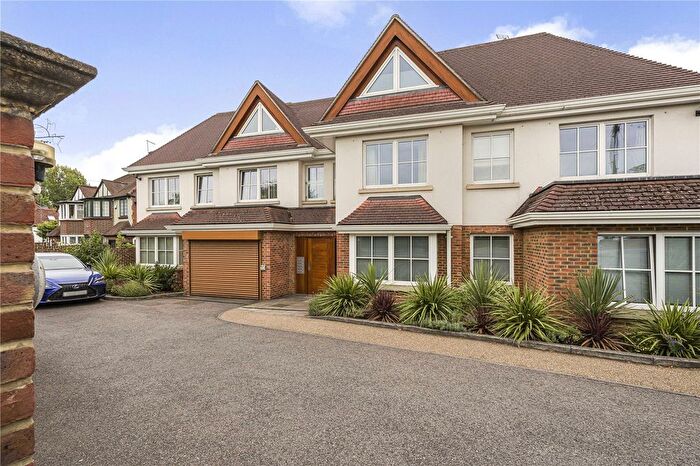 2 Bedroom Flat For Sale In Totteridge Lane, London, N20