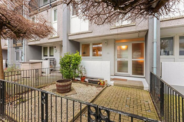 2 Bedroom Flat For Sale In Commercial Court, Glasgow, Glasgow City, G5