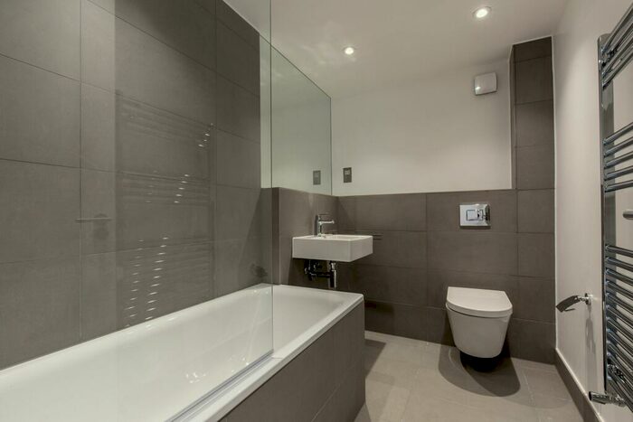 1 Bedroom Ground Flat To Rent In Cobbett Close, EN3