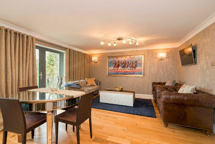 2 Bedroom Flat To Rent In Copley Close, London, W7