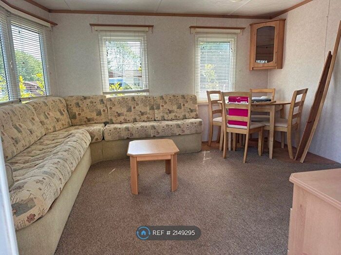 2 Bedroom Mobile/park Home To Rent In Queens Road, Liphook, GU30