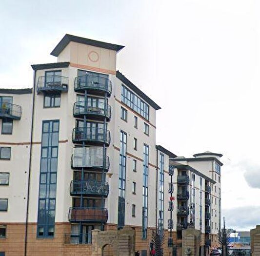 3 Bedroom Flat To Rent In Tower Place, The Shore, Edinburgh, EH6