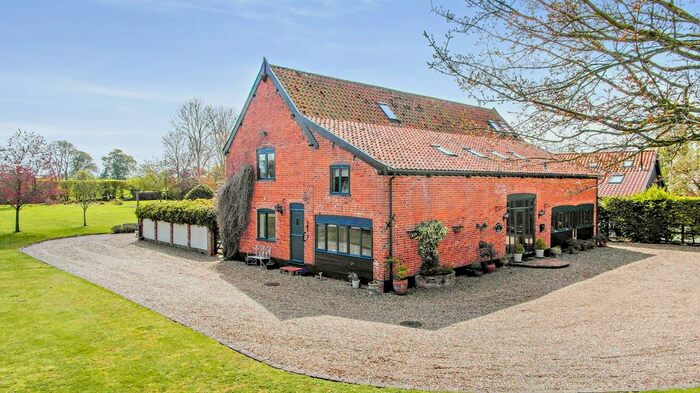 5 Bedroom Barn Conversion For Sale In Redenhall, Harleston, Norfolk, IP20