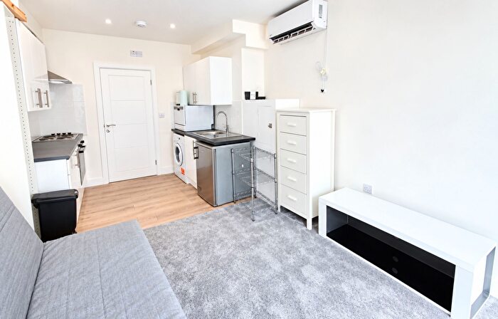Studio To Rent In Lower Addiscombe Road, Croydon, CR0