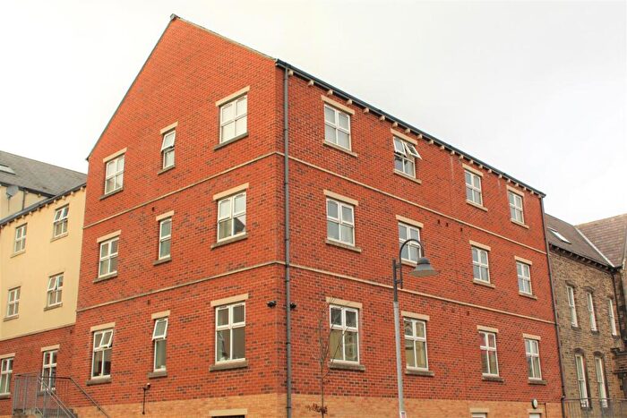 2 Bedroom Apartment To Rent In Savile Grange Apartments, Free School Lane, Halifax, HX1