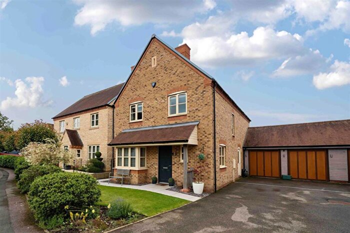 4 Bedroom Detached House For Sale In Kennel Lane, Paulerspury, NN12