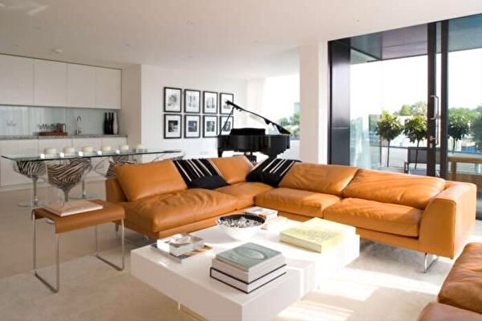 2 Bedroom Apartment To Rent In Oval Road, Camden, NW1