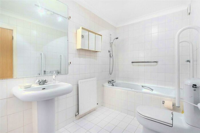 2 Bedroom Apartment To Rent In Fairlea Grange, Denbigh Gardens, Bassett, Hampshire, SO16