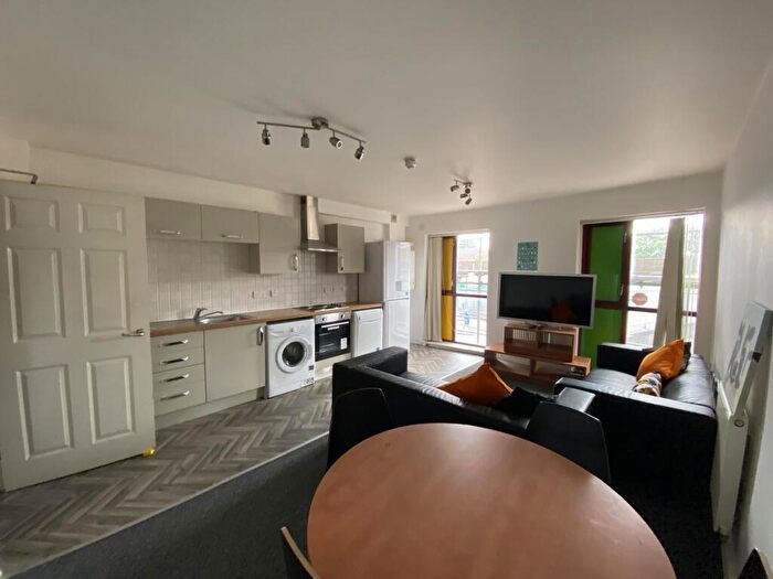 5 Bedroom Flat To Rent In Wellington Avenue, Liverpool, L15