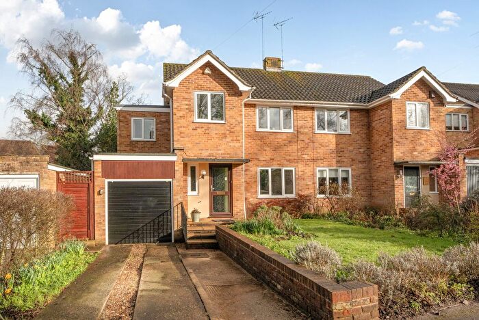 4 Bedroom Semi Detached House For Sale In The Mount, Reading, Berkshire, RG1