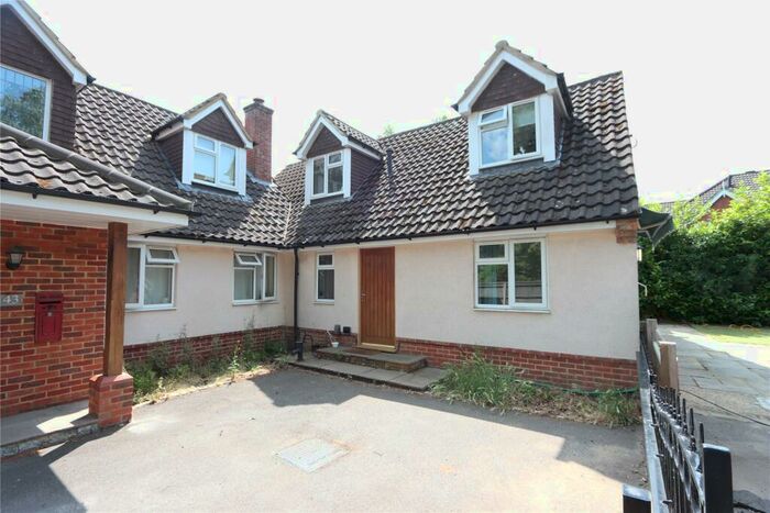 3 Bedroom Semi-Detached House To Rent In St. Johns Road, Farnborough, Hampshire, GU14