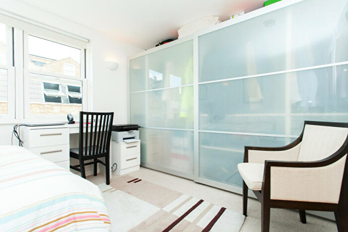 2 Bedroom Terraced House For Sale In Batley House, Stoke Newington, N16