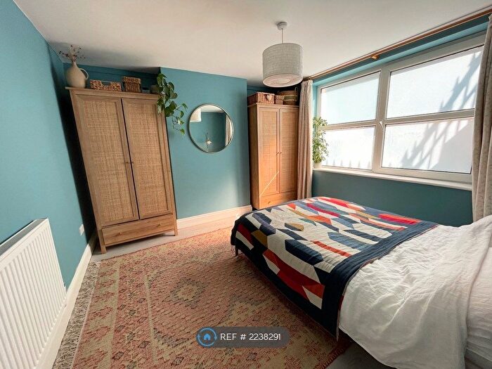 1 Bedroom Flat To Rent In Fairlight Place, Brighton, BN2