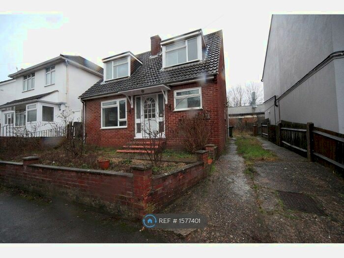 3 Bedroom Detached House To Rent In Rucklers Lane, Kings Langley, WD4