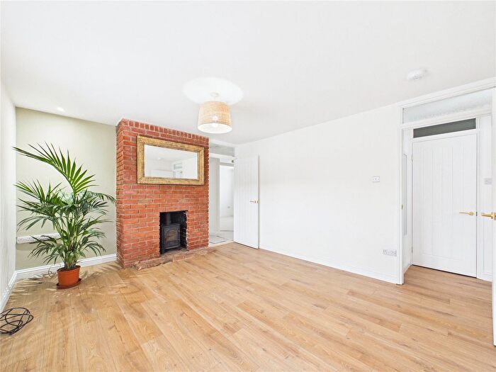 2 Bedroom Flat For Sale In Beaufort Road, Downend, Bristol, BS16
