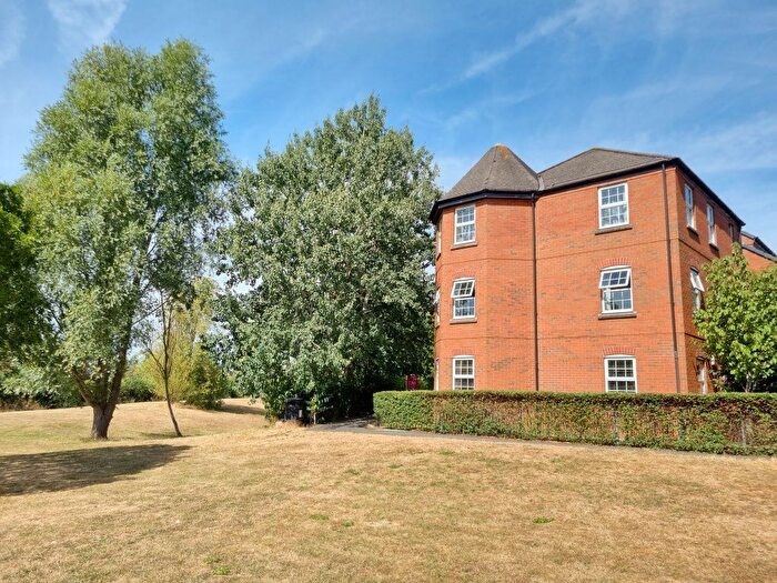 2 Bedroom Flat To Rent In Lock Keeper Close, Leicester, LE18