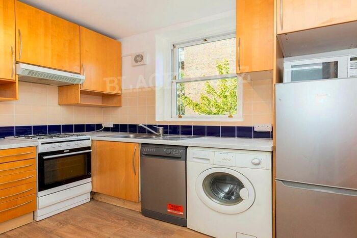 3 Bedroom Flat To Rent In Highgate Road, NW5