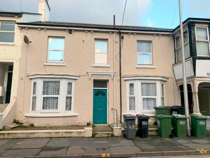 1 Bedroom Flat To Rent In Susans Road, Eastbourne, BN21
