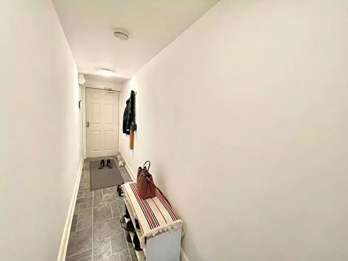 1 Bedroom Flat To Rent In Town Street, Leeds, LS12