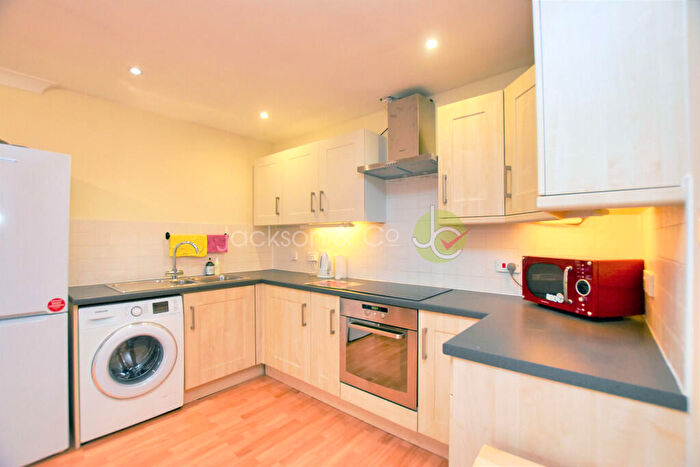2 Bedroom Apartment To Rent In Albany Gardens, Colchester, CO2