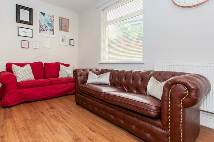 7 Bedroom Terraced House To Rent In Kincraig Street, Cardiff, CF24