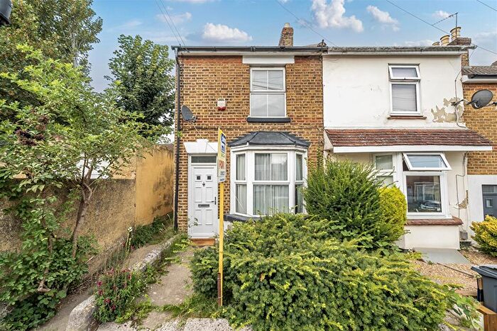 2 Bedroom End Of Terrace House For Sale In Charlton Street, Maidstone, ME16