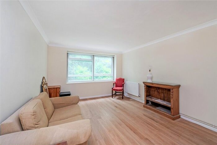 1 Bedroom Flat To Rent In Kent House, - Holland Park Avenue, London, W11
